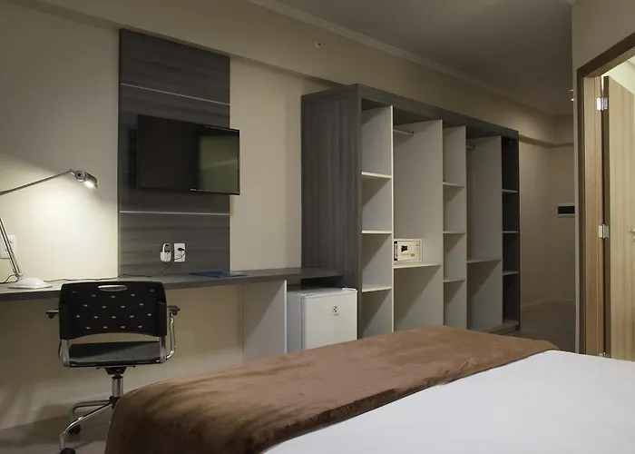 Hotel Master Express Dom Pedro Ii - Proximo Ao Consulado Americano E Aeroporto Porto Alegre