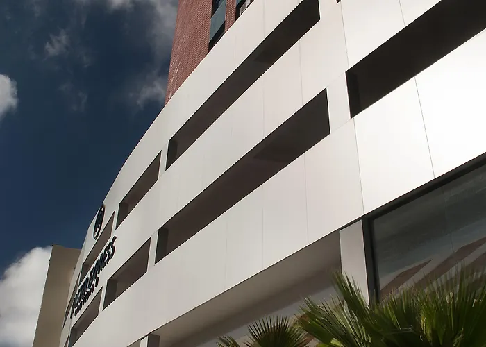 Master Express Dom Pedro Ii - Proximo Ao Consulado Americano E Aeroporto 3*