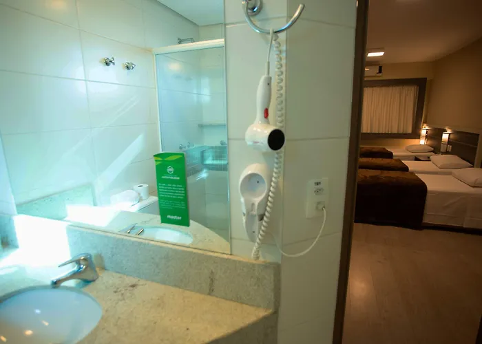 Master Express Dom Pedro Ii - Proximo Ao Consulado Americano E Aeroporto 3* Porto Alegre