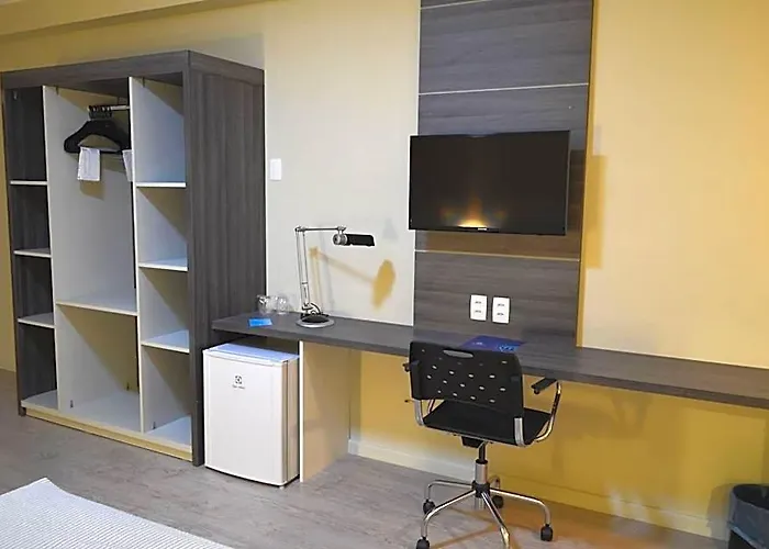 Master Express Dom Pedro Ii - Proximo Ao Consulado Americano E Aeroporto 3* Porto Alegre