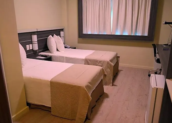 Master Express Dom Pedro Ii - Proximo Ao Consulado Americano E Aeroporto 3* Porto Alegre